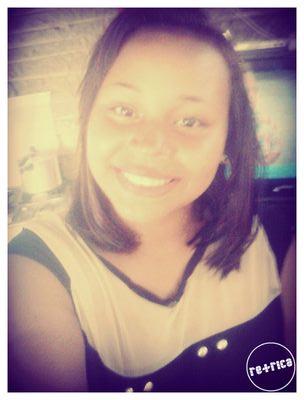 Não importa o que sou, o que importa é que vou seguir em frente sem olha pra trás. .ser amiga,coragem é o que não mim falta SO pra resumir 
SO quero é ser feliz