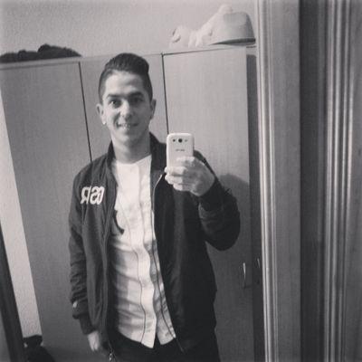F.C BARCELONA SIEMPRE!! y de mi que quieres que te cuente??conoceme y punto.jajaja Instagram josemogue