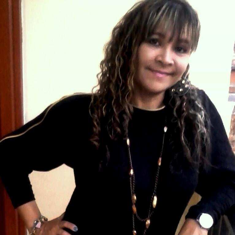 natural, sencilla,amable y me gusta la gente honesta.