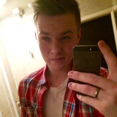 mitchymeatball's profile picture. Im my own piece of art; and will paint exactly how I like.