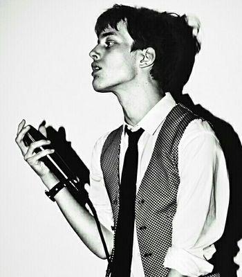 Hit me with your flashbulb eyes. | Mathias Laurent. | 18. | Apollo. |