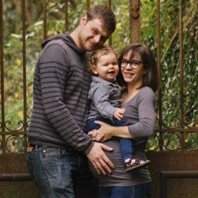 Mum of 3 : 1 girl & 2 boys (twin) 
Life is a Floutch  Et je blog là...