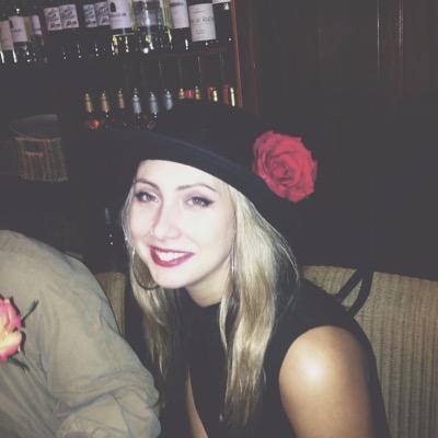 Danibatey's profile picture. Artist // Beauty Editor for @3rd_Floor_ issue 6