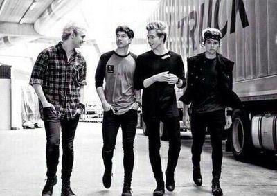 I L O V E 5 SOS
CAL 
ASH
LUKE
MIKEY