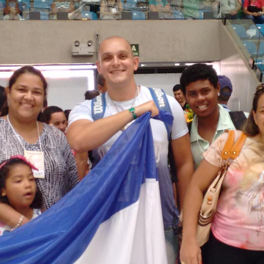 Servo de Deus, Devoto de São Miguel Arcanjo. Gente fina, divertido, alegre, sincero, amigo, companheiro e Humilde ( hehehehehe)