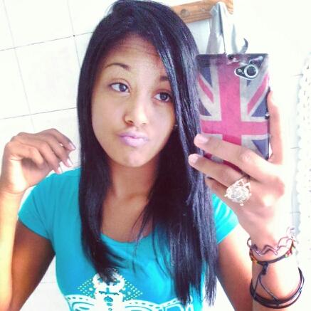 - Ando por aí querendo te encontrar, em cada esquina paro em cada olhar (8'