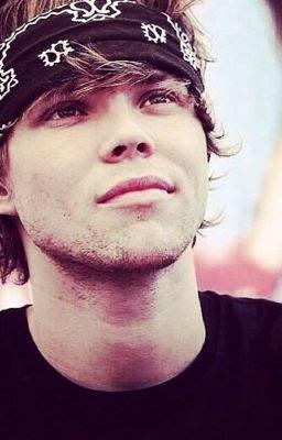 We love our fans like family | 5 seconds of summer | Man of 1000 drumming faces | our LIVE album! http://t.co/GpLMzbvc1j