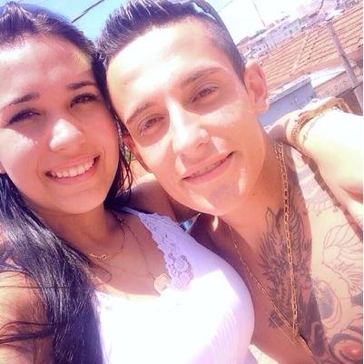 'Algumas pessoas te amarão pelo o que você é, outras te odiarão pelo mesmo motivo.'