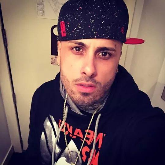 RG4_love's profile picture. 16 - De abajo #LaU*-* 100% fan: @LasCriaturasFS @FarrukoPR @Nengo_Flow @daddy_yankee @GalanteALX @jamsha_ @JalvarezFlow @gotayautentiko y mas..  #siguemeytesigo