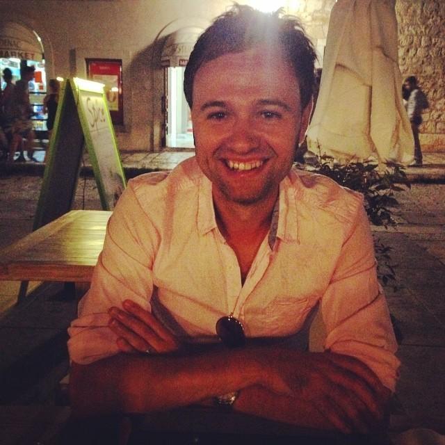 FIFA-licenced football agent for @OportoSports, representing talented managers and coaches. Published biographer. Agent for award-winning documentary, Sven.