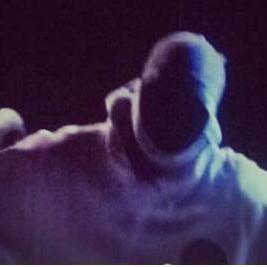 Migui_CEC's profile picture. Algunas personas son como los muelles, parecen aburridas, pero te hacen sonreir si las tiras por las escaleras.