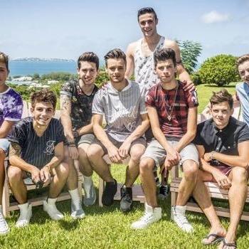 pleasehelp129's profile picture. can everyone help us out and click on the link and RT it pls https://t.co/YdpyeK8AD1