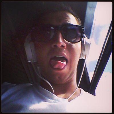 sthon_'s profile picture. No mientas, solo siguele la corriente a los locos... tampoko le hables a cualquiera, por q hombres coomo yo quedamos pocos