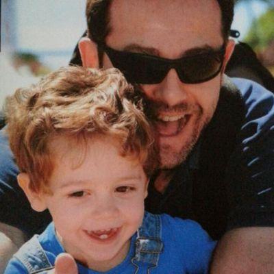 Padre y estudiante, en este orden.
Tiene más valor la inteligencia y el razonamiento, que cualquier etiqueta, dogma o ideología.
Intolerante con la intolerancia