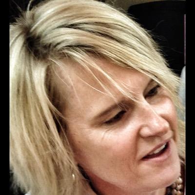 Helne8's profile picture. Physiotherapist l| ultra runner l functional movement l mother of 2 👩🏼👩🏼 l believe in less is more |