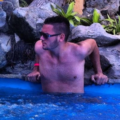 Instagram: @frankrivasd