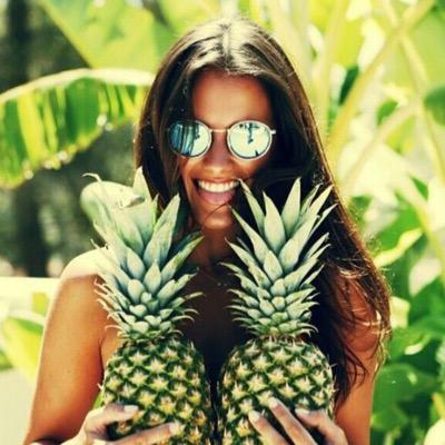 love is like a pineapple, sweet and undefinable. 
{ piña + Lee }
