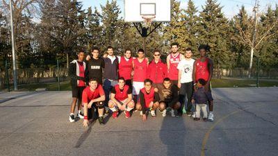 Twitter Oficial del equipo de baloncesto del Clara Campoamor de Móstoles. AKA Hombres de Paco Mallas o Parra Team. Recibimos dos besos de la Parra, y tú no.