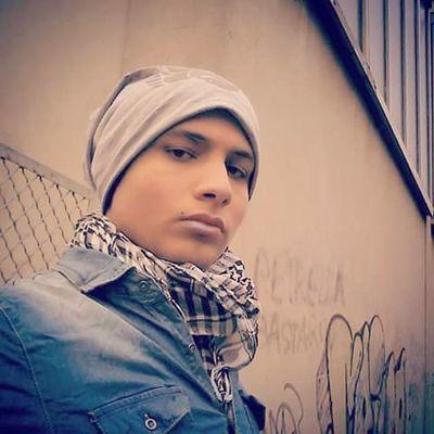 mio: mohamed moukhtar 
tel: 0039 366 196 0334
fec: medonemo383
el7la: rab3wy