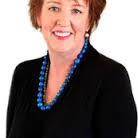 Suzi is a ‘pay it forward’, international travel gal, bringing a fresh vibe to homes in So Cal. She creates luxurious & functional eco-friendly living spaces.