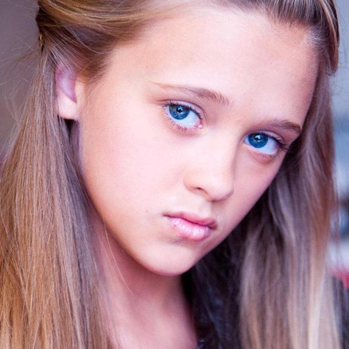Welcome To The Real Fanpage For Lizzy Greene Who Plays Dawn On Nicky Ricky Dick And Dawn! For Lizzy Fans Only! NOT Afflified With The Real @greene_lizzy