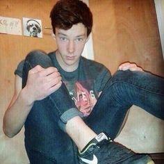 I'm William Sherlock Scott Holmes and i'm 18 years old, I practice the violin every day and sometimes I try new experiments. (Gay;MV)