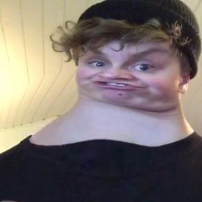 Hi follow @sparkelouis if you want!