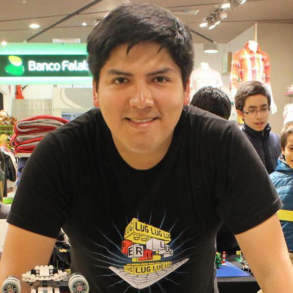 Entre muchas cosas, soy arquitecto, narrador, ilustrador, artista, board-game-geek, friki, AFOL y pseudo twitero.