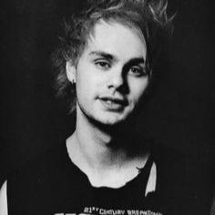 I mean if michael clifford wanted to make out i wouldnt say no