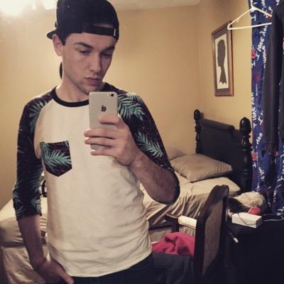 DawsonIsom's profile picture. you have to be odd to be number one.
RIP Seayanna ✨