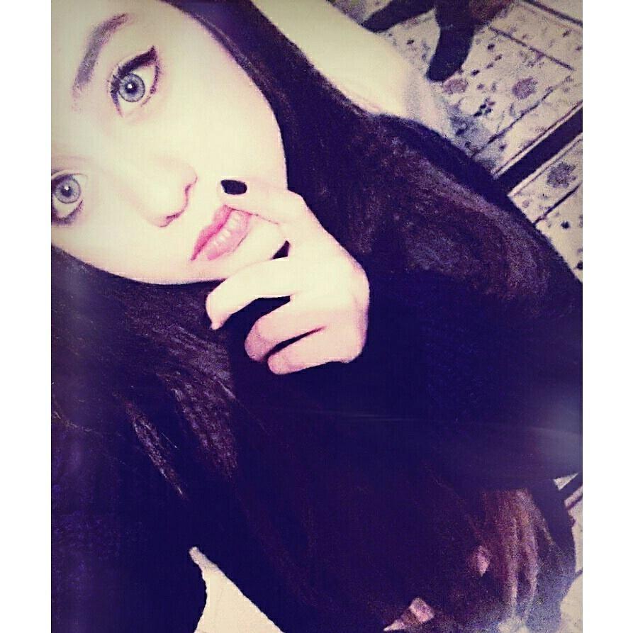 ceydaciraak's profile picture. ”we all have a way to take the pain away”