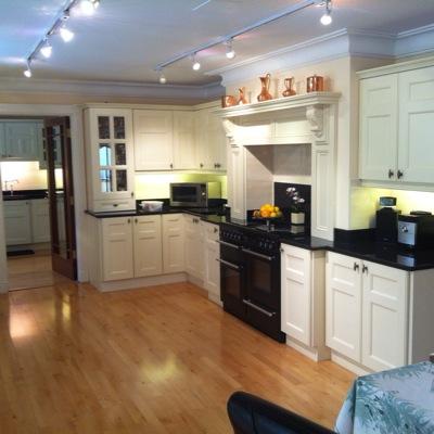 Wood finishing & spraying services. Refacing kitchens is our specialty. 

Also find us on Facebook @ Lis Green