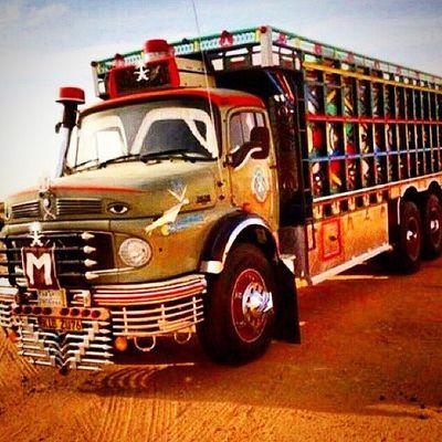‏‏شايب شبابي يطلب الله ويرجيه