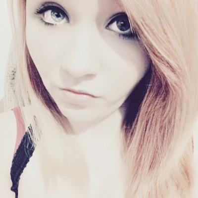 •|| Hey, It's Luciiee here from youtube :) ||Owner Of Miniminer Ville Server || Love My Daughter So Much! || Love My Boyfriend || •