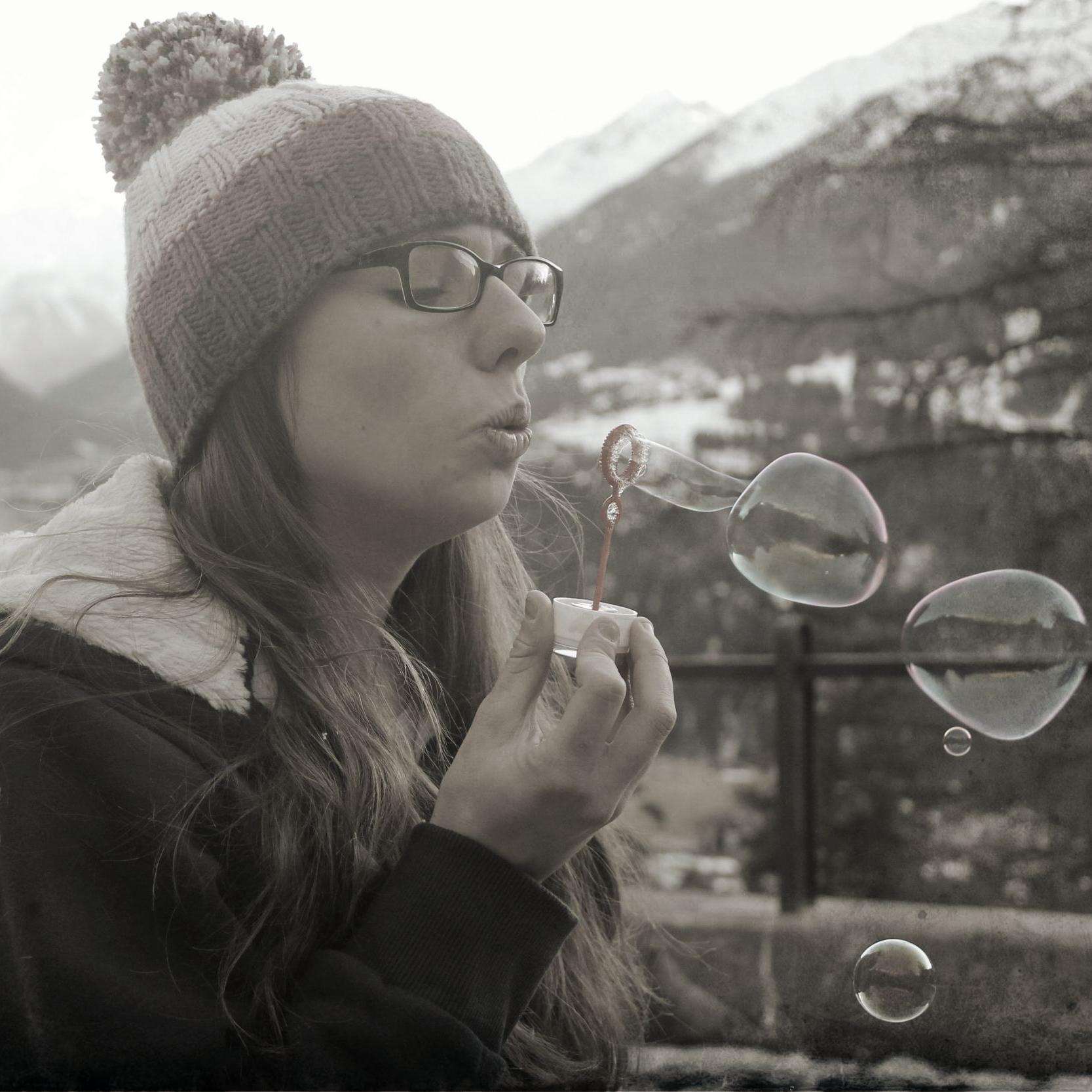 lauracola96's profile picture. 