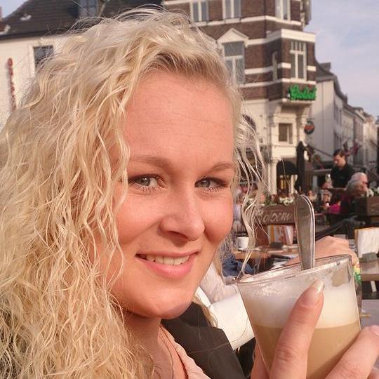 Ik ben Ivy Meulman, afgestudeerd als mbo ortho- en sociaalbewegingsagoog. Nu derde jaars studente Social Work.
