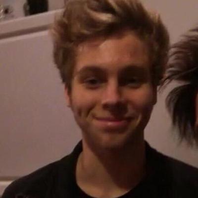 ⠀⠀⠀⠀⠀⠀⠀⠀⠀⠀⠀⠀layouts for both ⠀⠀⠀⠀⠀⠀⠀⠀⠀⠀⠀⠀1d and 5sos fan accs⠀⠀⠀⠀ ⠀⠀⠀⠀(๑°꒵°๑)･*♡