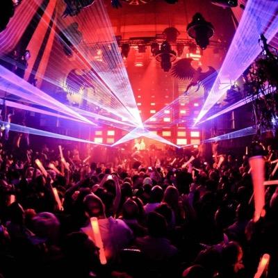 veeteenights's profile picture. BIG THINGS COMING THIS SUMMER / / GET CONNECTED.