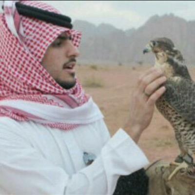 أول خطوة لِـ رقي أخلاقك أن تتعلم كيفيہ غض بصرك عن عيوب الأخرين متذكراً أن الكمال للہ وحده ..♥