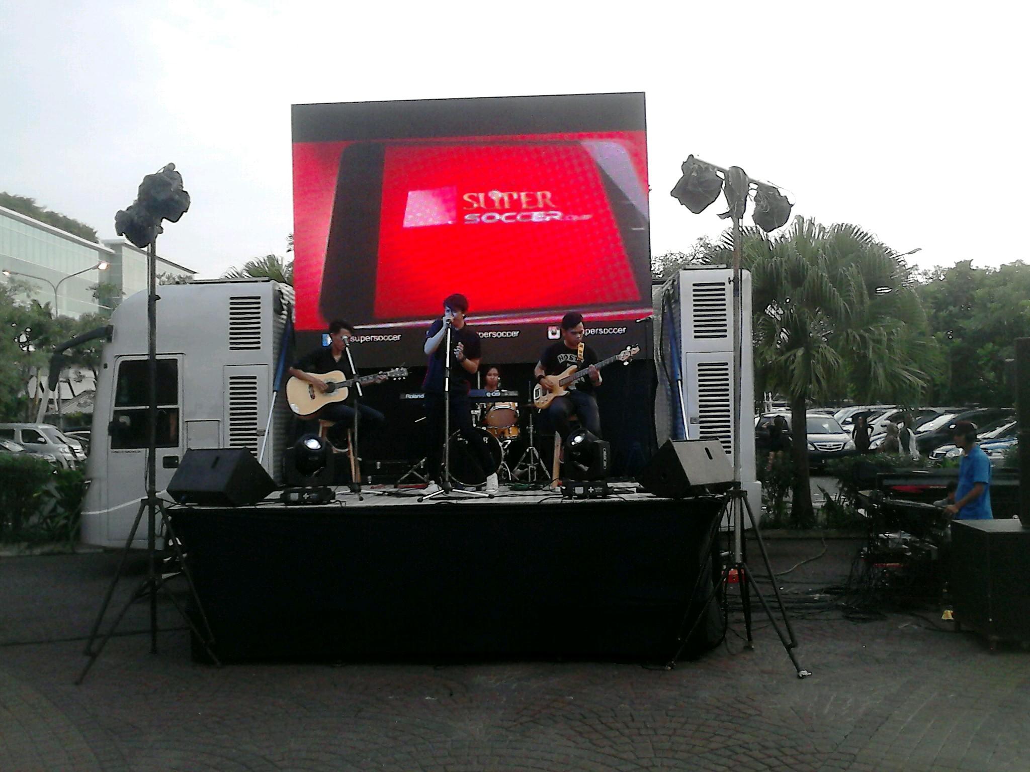 member of : satria (voc) ade (gitar) agus (bass) ronald (drum) | new single RINDU | Project @ampmID & TheLinks .