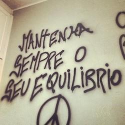Deixa o mar levar pra longe todo mal que existe