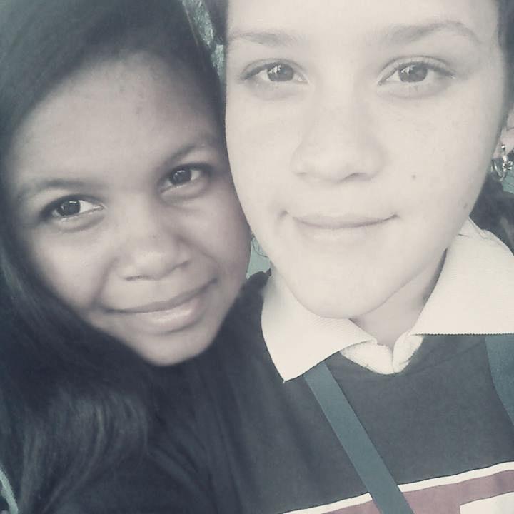 Soy muy divertida, alocada, siendo yo misma y nadie más e.e, soy integrante del trió 3Dreams *-*, obvio soy cantante n.n también bailarina :3