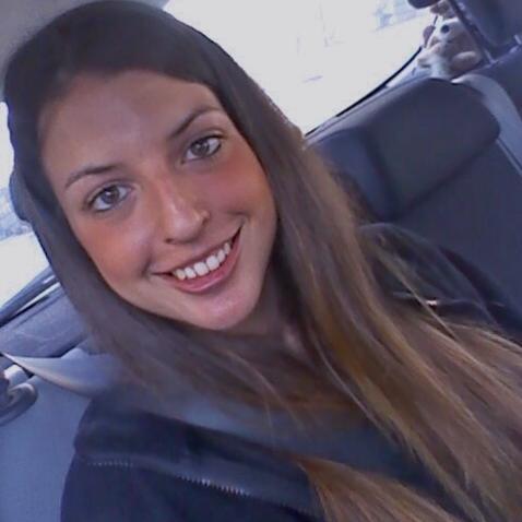 La vida es como un viaje en autobús. Baja las ventanas y disfruta del viaje, porque no sabes cuando llegarás a tu parada . Loca enamorada del verano :)
