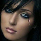 اعشق ​ان اكون متمييزه متماديه واثقه وخارجه عن قآنون الجميع ♥