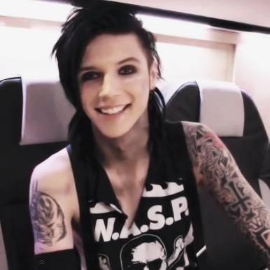 I Love Love Love Asking Alexandria ;3
;)
and i'm BVB army lml :P and others...
love metalcore and screamo
-------
http://t.co/kAce0WTsYS