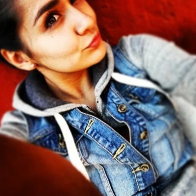 Los hombres son como los tacones... No puedes vivir sin ellos pero cuando llegan a lastimarte es mejor dejarlos aunque los extrañes.