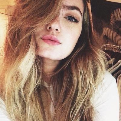 Oi eu sou a Clover e eu sou linda