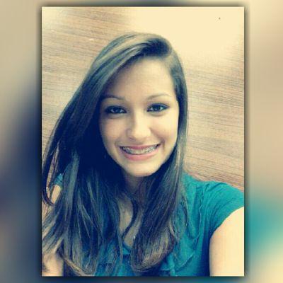 Nãoo tenhoo coroaa, maas faaço partte dee umaa realezaa. Souu filhaa doo Reii