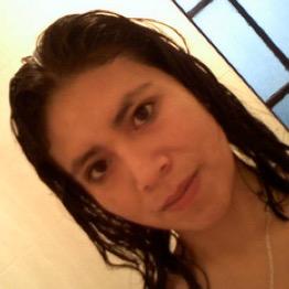 Yo no tengo amig@s solo conocidos y compañeros, amiga solo mi madre y la amo.