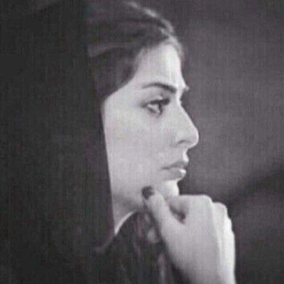 كُل أوجهہ العابِرونْ تُذكرنيْ بِك .. وَ كُل حقائِبْ الراحلونْ تأخُذنيْ إليك